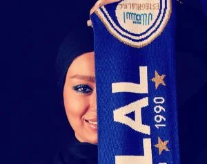 سحر قریشی با پرچم استقلال