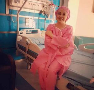 بهنوش بختیاری با لباس اتاق عمل