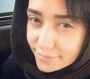 تصویر بدون آرایش پریناز ایزدیار