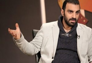 پولاد کیمیایی با تیپ زمستانی و کت سفید