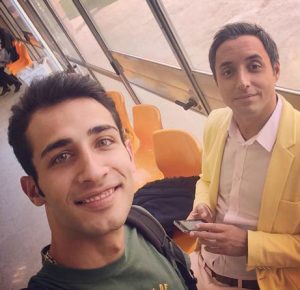 سلفی مهران ضیغمی با لباس سبز در کنار امیر حسین رستمی