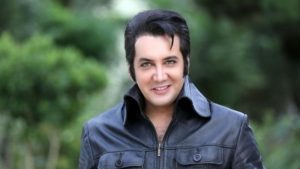 حسام نواب صفوی با کاپشن چرم