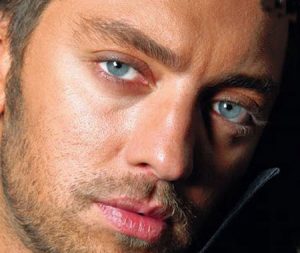 عکس پرتره بهرام رادان و چشمان سبز زیبایش