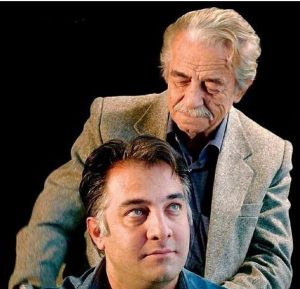 عکس آتلیه ای منوچهرنوذری با کت طوسی در کنار ایرج نوذری