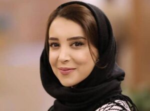 سحر جعفری جوزانی با شال مشکی