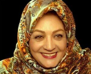 عکسی پرتره شهلا ریاحی با روسری 