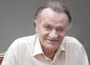 فتحعلی اویسی با پیراهن سفید