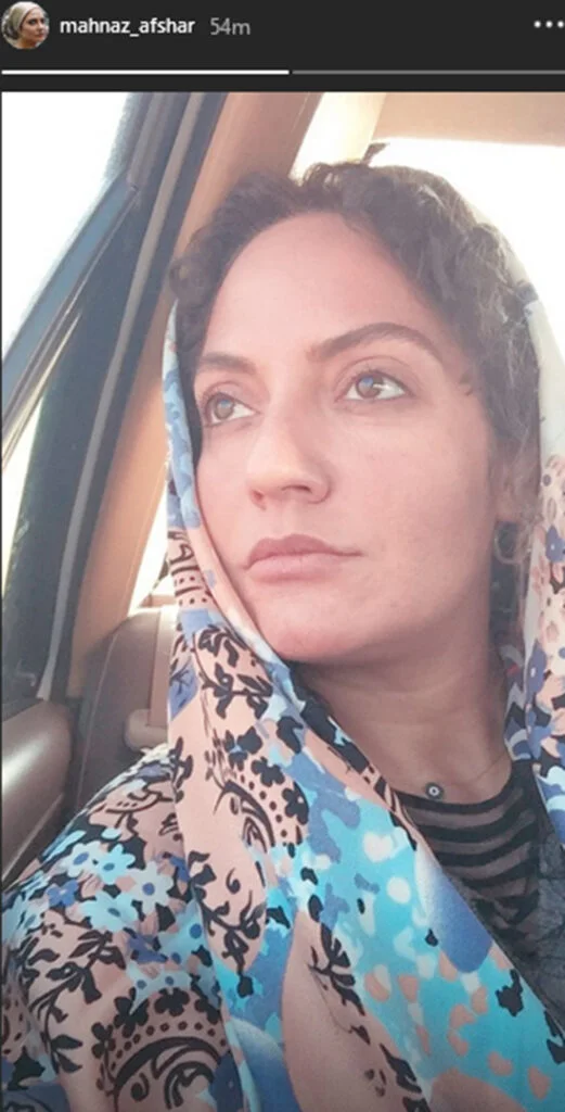 مهناز افشار بدون آرایش در ماشین - عکس های بدون آرایش مهناز افشار