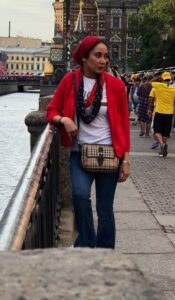 تیپ بهاره افشاری در خارج از کشور