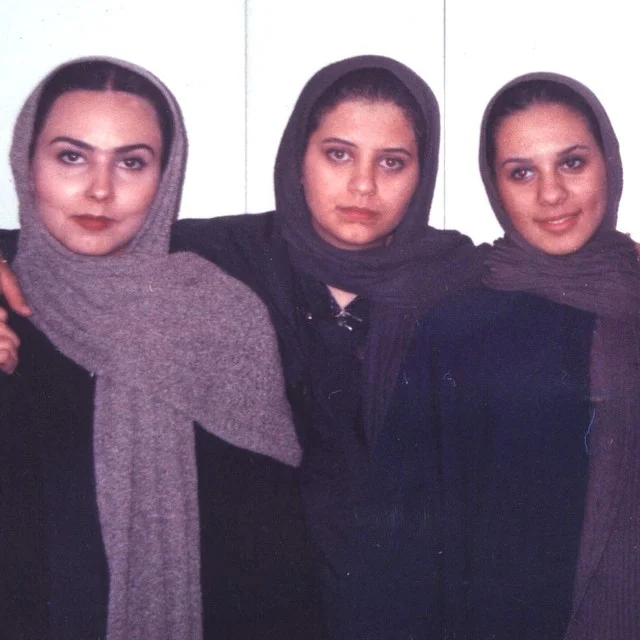 نوجوانی پرستو صالحی با دوستانش - عمل زیبایی پرستو صالحی