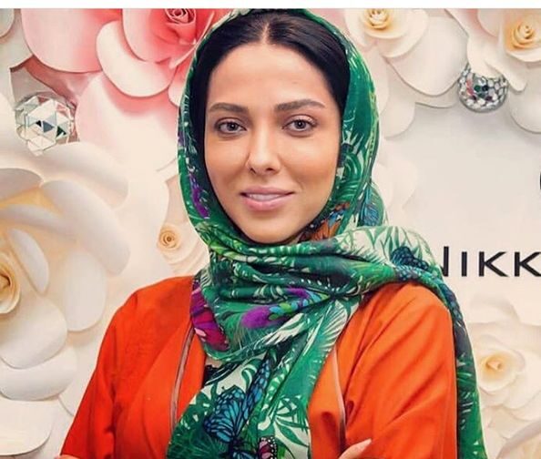 لیلا اوتادی با شال سبز - عکس های بدون آرایش لیلا اوتادی