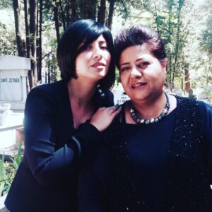 بهارک صالح نیا در پشت صحنه "صبح سرد" همراه با رابعه اسکویی