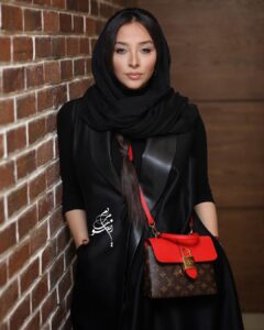 تیپ مشکی آناهیتا درگاهی در اکران فیلم چشم و گوش بسته