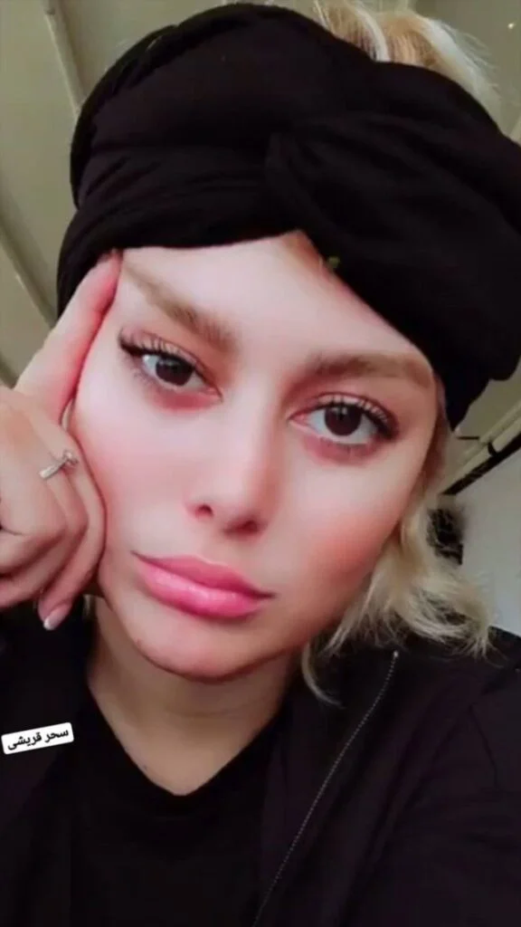 عکس های بدون آرایش سحر قریشی با هدبند مشکی