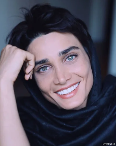 تینا آخوندتبار با موی کوتاه