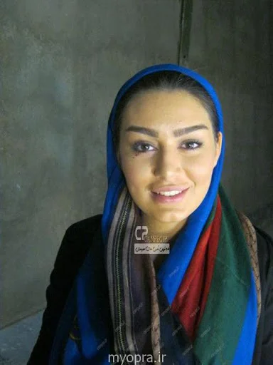 عکس های بدون آرایش سحر قریشی با شال آبی