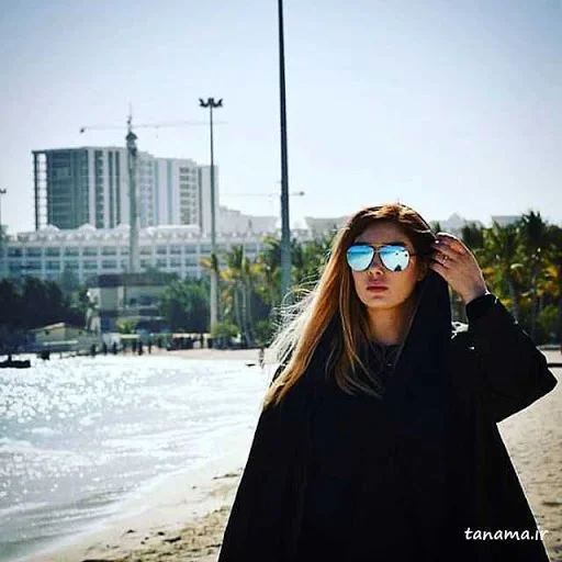 سحر قریشی با عینک آفتابی - عکس بی حجاب سحرقریشی