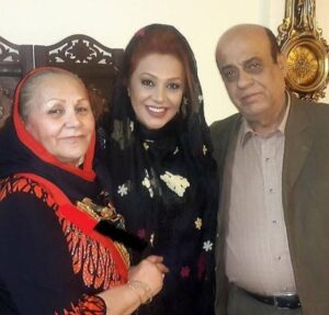 نسرین مقانلو و پدر و مادرش