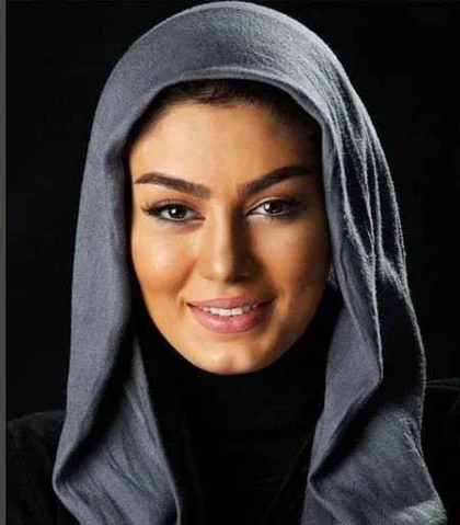 سحر قریشی با شال آبی - عمل زیبایی سحر قریشی
