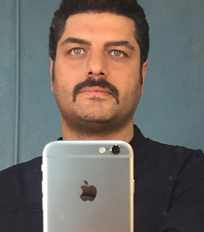 سام درخشانی با سیبیل - رنگ چشمان سام درخشانی