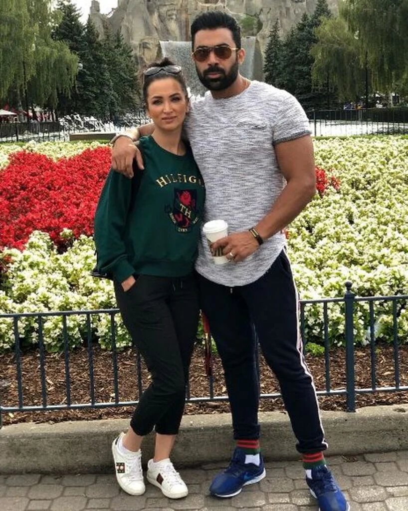 روناک یونسی بی حجاب با همسرش محسن میری 