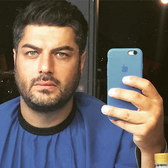 رنگ چشمان سام درخشانی