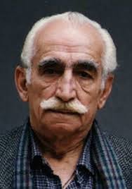 جعفر بزرگی با پیراهن چهارخونه از بازیگران متولد ماه اردیبهشت