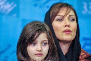 مهتاب کرامتی به همراه دخترش