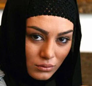 سحر قریشی با شال مشکی - عمل زیبایی سحر قریشی