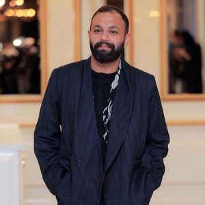 تیپ مشکی صابر ابر از بازیگران متولد ماه خرداد