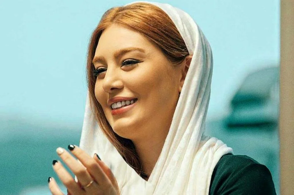 سحر قریشی با شال سفید