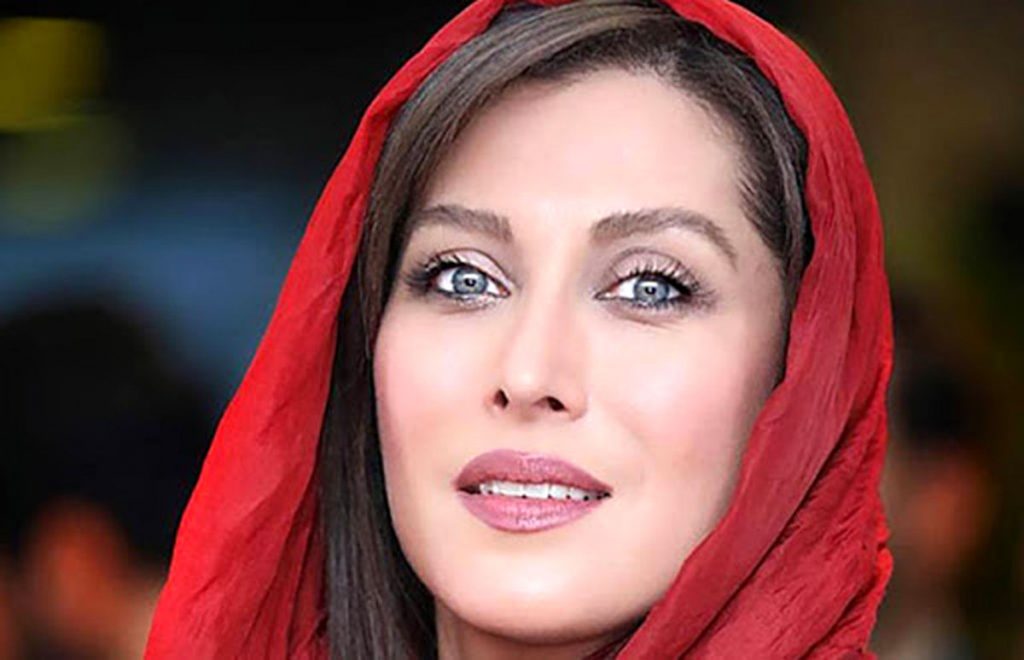 مهتاب کرامتی با شال قرمز - طلاق مهتاب کرامتی