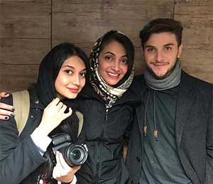 دارا حیایی با لباس مشکی و نیلوفر خوش خلق - طلاق امین حیایی