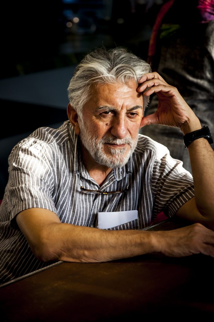 رضا کیانیان با پیراهن راه راه - شباهت رضا کیانیان و آل پاچینو