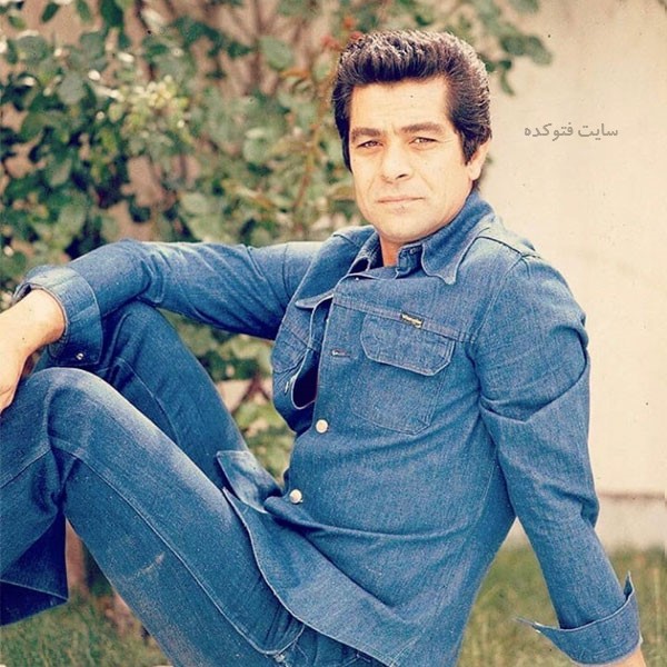 بهروز وثوقی با پیراهن جین - شباهت بنیسیو دل تورو و بهروز وثوقی