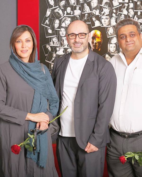 مهتاب کرامتی با شال و مانتو طوسی - طلاق مهتاب کرامتی