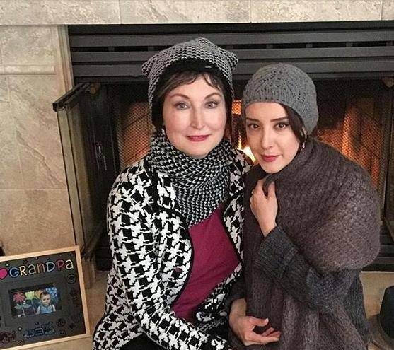 سحر جعفری جوزانی آمریکایی با مادرش