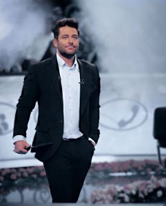 محمدرضا گلزار از بازیگران مرد ایرانی با کت شلوار