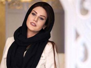 رز رضوی از بازیگران زن متولد دهه 60