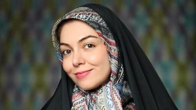 آزاده نامداری با روسری رنگی - طلاق آزاده نامداری