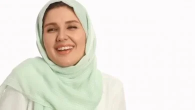 گلوریا هاردی فرانسوی با شال سبز