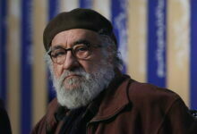 داریوش ارجمند با کلاه - بیوگرافی داریوش ارجمند