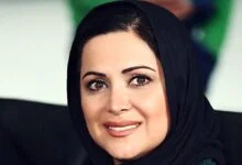 کمند امیرسلیمانی چپ دست با شال مشکی