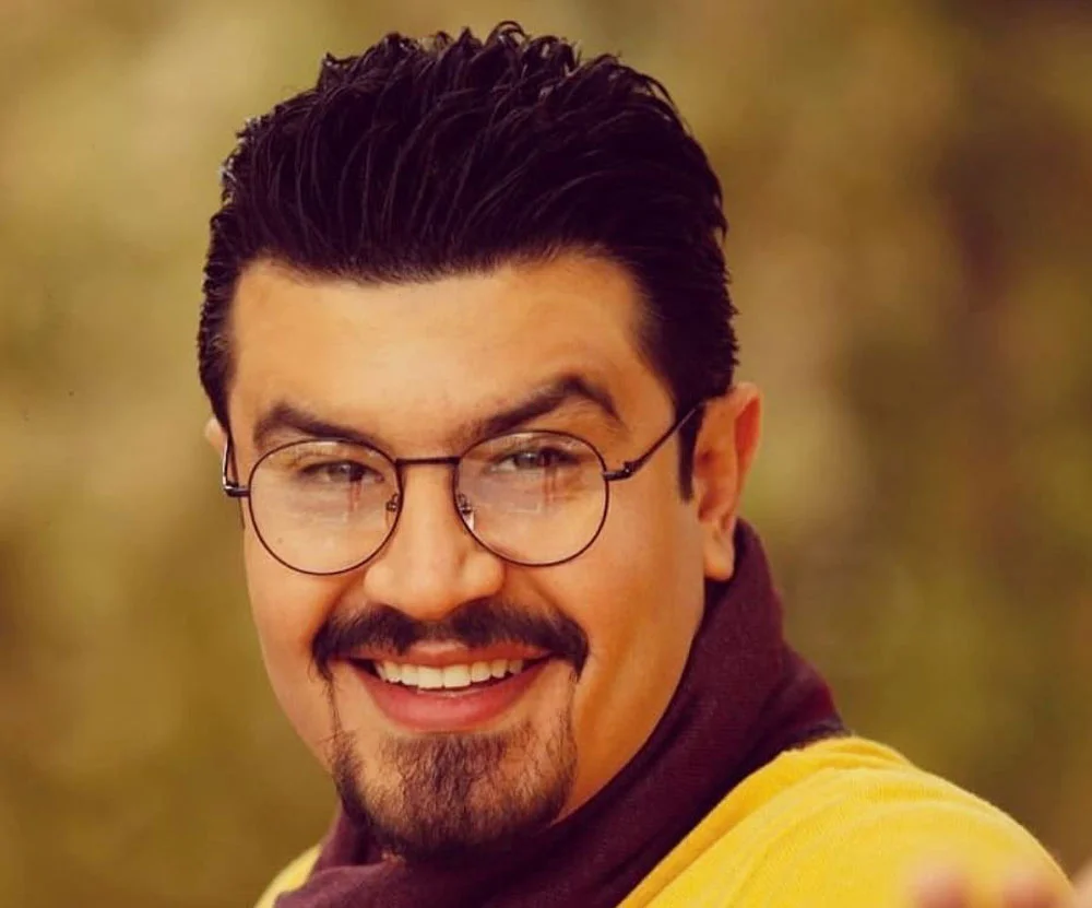 پیمان طالبی با لباس زرد - توبیخ پیمان طالبی