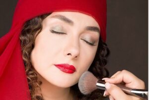 میکاپ غلیظ هانیه توسلی