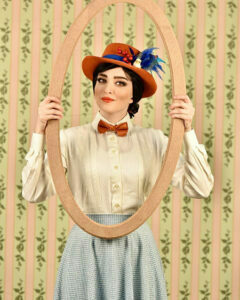 بهنوش طباطبایی در پشت صحنه تئاتر