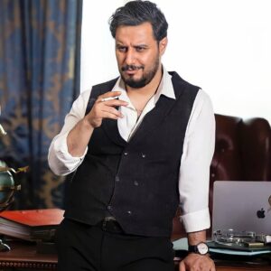 جواد عزتی در فیلم زخم کاری