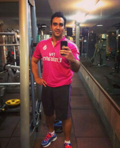 پوریا پورسرخ در حال ورزش