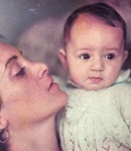 کودکی سحر ولدبیگی