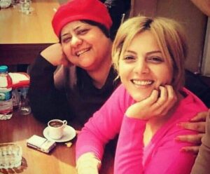 رابعه اسکویی و چکامه چمن ماه در ترکیه